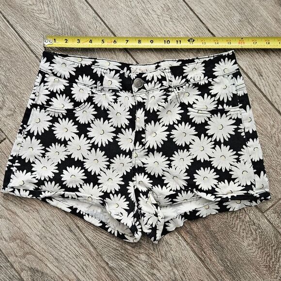 SO Sunflower Shorts Size 13 - Picture 4 of 9